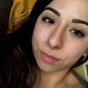 Meet your Posher, Viviane